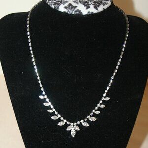 VTG Rhinestone Necklace w/Dark Metal Prongs R-999